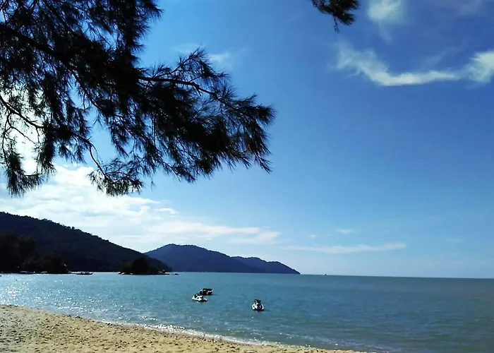 Pinang Beach Apartment @ Bayu Emas